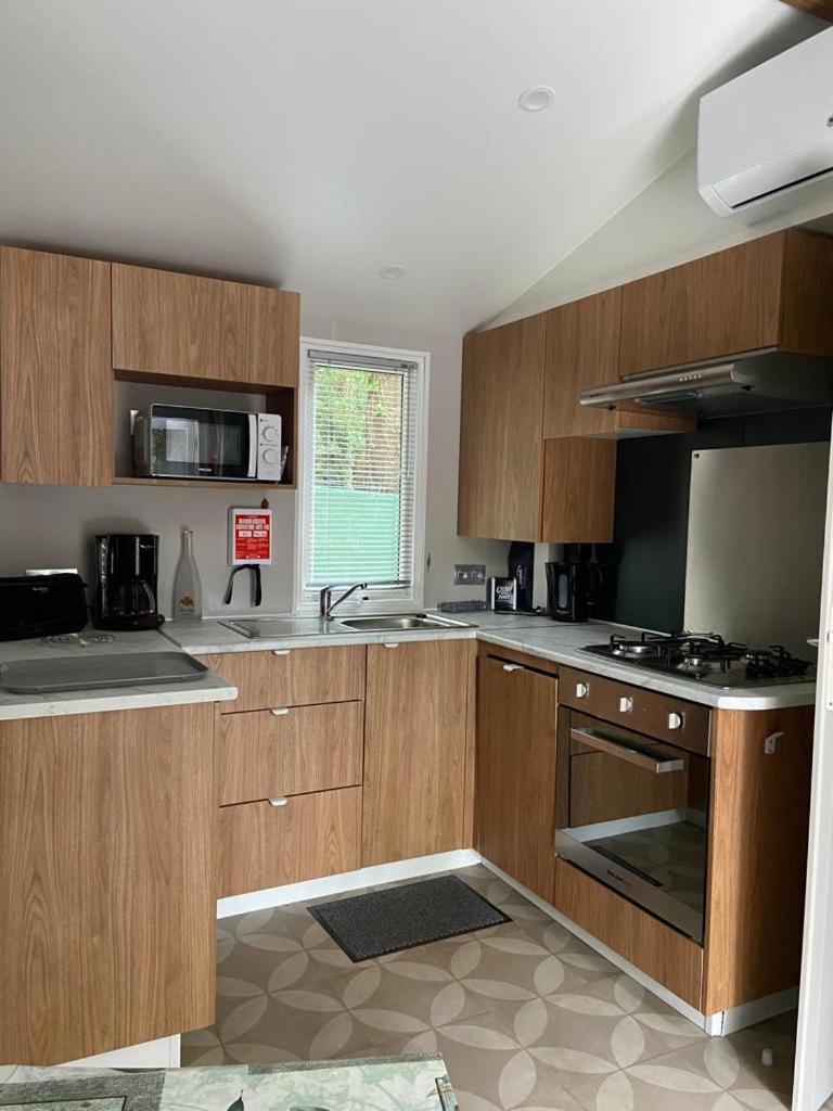 Mobil Home Aventura 6-8 Personnes Tout Confort Saint-Brévin-les-Pins Kültér fotó